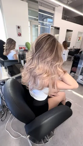ロング カラー ブリーチ担当数 心斎橋No.1アプのヘアスタイル