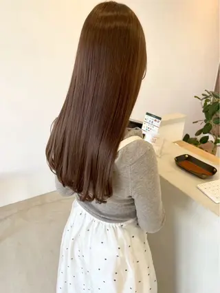 カラー 梅山 美咲のヘアスタイル