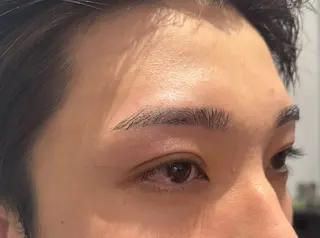 メンズ アイブロウ IWT hair design所属・TAKUYA ／福岡眉毛/メンズ眉の眉毛・アイブロウイメージ