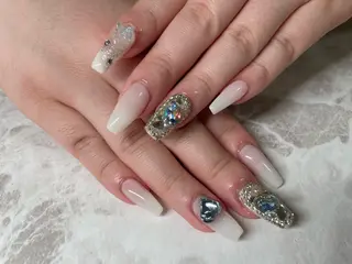 ネイル Roi〈ロワ〉 Minakoのネイルデザイン