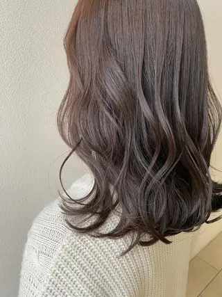 ミディアム カラー 沢田 瞳のヘアスタイル