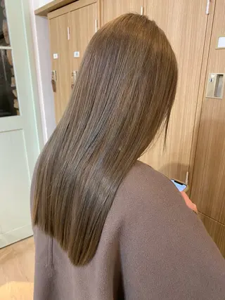 セミロング 小西 サラのヘアスタイル