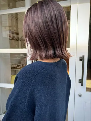 ミディアム カラー シカナイ アリサのヘアスタイル