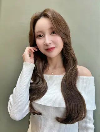 ロング カラー レイヤーカット 韓国🇰🇷EMIのヘアスタイル
