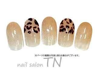 ネイル 矢川 まどかのネイルデザイン