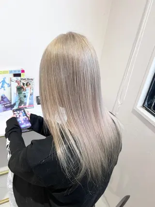 ロング カラー IVY所属・髪質改善/韓国ヘア 顔まわり特化yutoのヘアスタイル