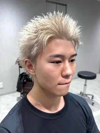 ショート カラー スパイキーショート パーマ🔥ritaのヘアスタイル