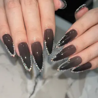 ネイル NEO Beauty Salon所属・𝐍𝐄𝐎 𝐉𝐔𝐑𝐈のネイルデザイン