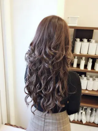 ロング カラー 🍀Moda by Grande🍀のヘアスタイル