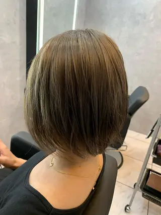ショート カラー 透明感/ブリーチ縮毛 /髪質改善/星野純一のヘアスタイル