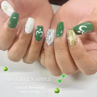 ネイル 佐藤 月衣のネイルデザイン