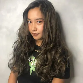 ロング 推しカラー🌙 RIHOのヘアスタイル