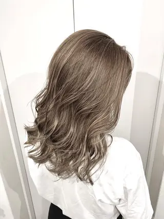 セミロング 韓国レイヤーカット KOUKIのヘアスタイル