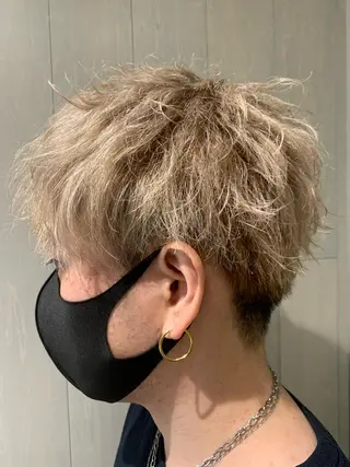 ショート カラー メンズ 糟谷 慈英のヘアスタイル