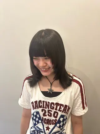 セミロング パーマ メイ🩰 wカラーのヘアスタイル