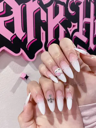 ネイル Dark Honey Kikiのネイルデザイン