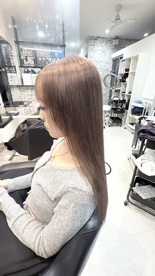 ロング 小沢 真澄のヘアスタイル
