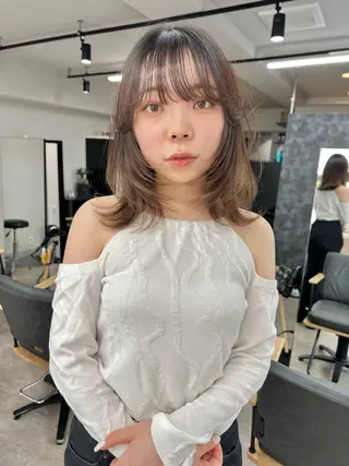 ミディアム カラー レイヤーカット🪄 耳ツボ🎀Ayumiのヘアスタイル