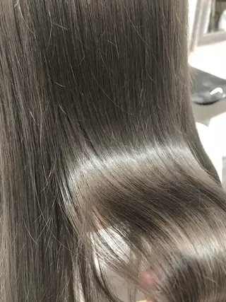 ロング カラー 嶋村夏実🌼レイヤー 🌸白髪ぼかしのヘアスタイル