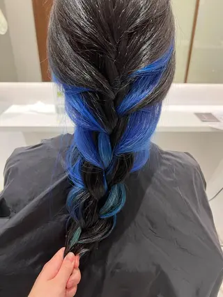 ロング カラー 浦﨑 笑美里のヘアスタイル