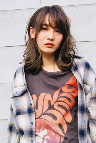 ミディアム カラー シンプル+αな デザインを 松崎陸のヘアスタイル