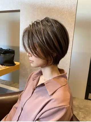 ショート カラー 村山 佳穂のヘアスタイル
