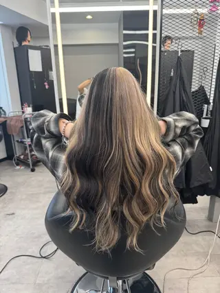 ロング カラー ZYNX所属・MAHIRO/複雑 履歴/ハイトーンのヘアスタイル