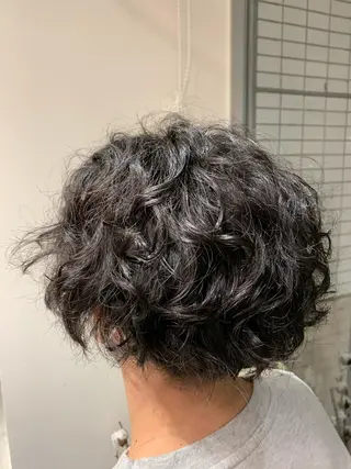 パーマ メンズ 遊佐 瑞紀のヘアスタイル