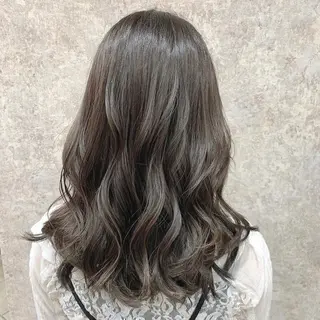 ロング カラー piLLon/ RYUKAのヘアスタイル
