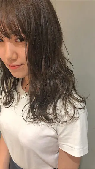 セミロング カラー 圧倒的透明感カラー nana🦕のヘアスタイル