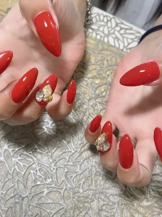 ネイル 艶々の美爪を〜 【リリアーナ】のネイルデザイン