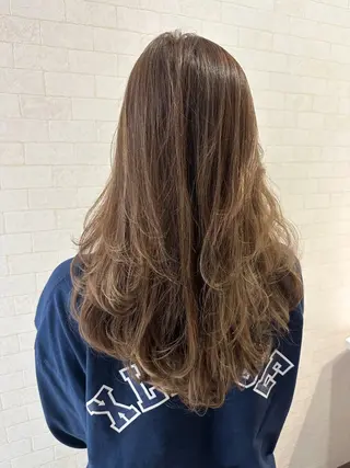 ロング カラー 大人レイヤー& 透明感カラー💄のヘアスタイル