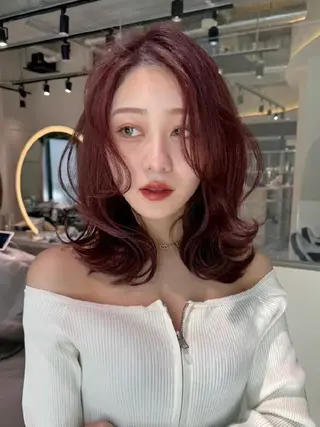 カラー ロング Lond Mirrorのヘアスタイル