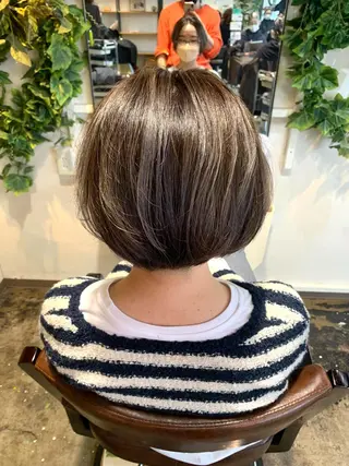 ショート カラー ハイライト✨髪質改善 TAKAさんです😊のヘアスタイル