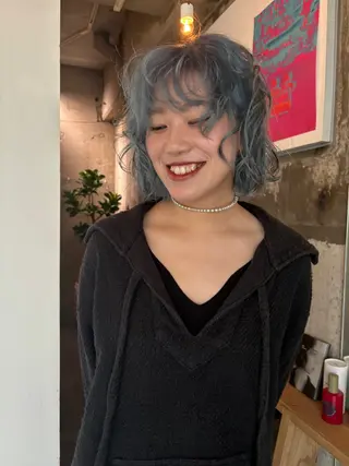 ミディアム mirai/ブリーチ ダブルカラーのヘアスタイル