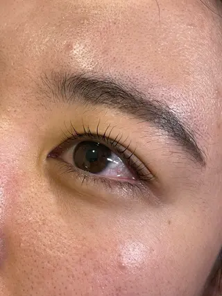 マツエク・マツパ cure所属・井上 真里奈のヘアスタイル