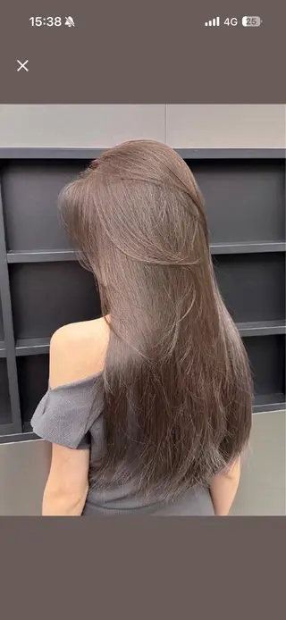 ロング ⭕鏡のような劇艶× 自然なストレート⭕️のヘアスタイル