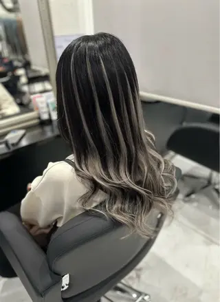 ロング TOMOMI /フロレゾンのヘアスタイル