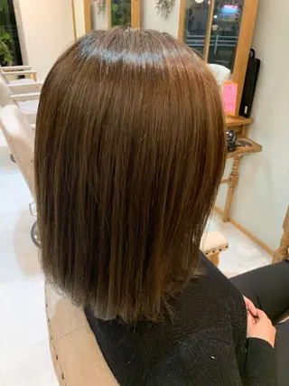 ミディアム カラー ぱつボブ/ ショート/YUKIのヘアスタイル