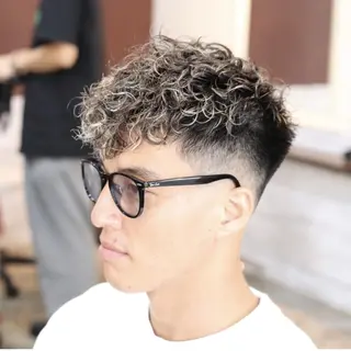 ショート カラー パーマ ヘアアレンジ メンズ キッズ ネイル マツエク・マツパ アイブロウ メンズ専門/パーマ/ フェード/みづきのヘアスタイル