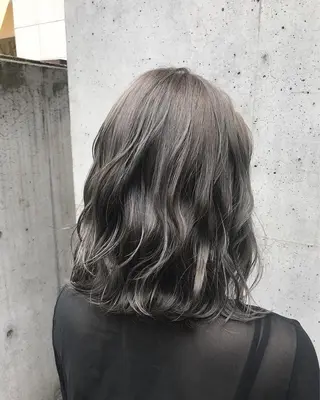 セミロング カラー パーマ 森山 陽菜のヘアスタイル