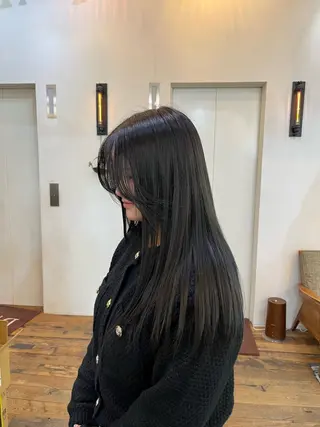 ロング カラー 清水 こなねのヘアスタイル