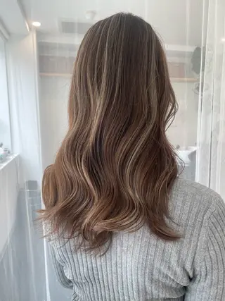 カラー miyu/ハイトーン /ブリーチのヘアスタイル