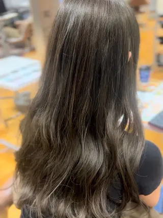 ロング Moto nanamiのヘアスタイル