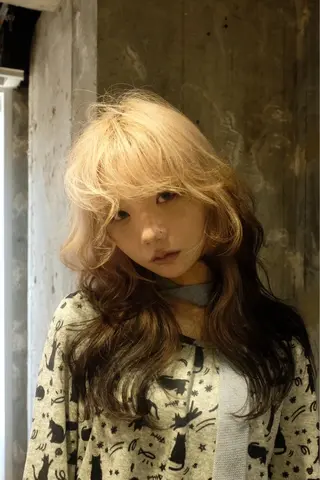 ロング 齋 花音のヘアスタイル