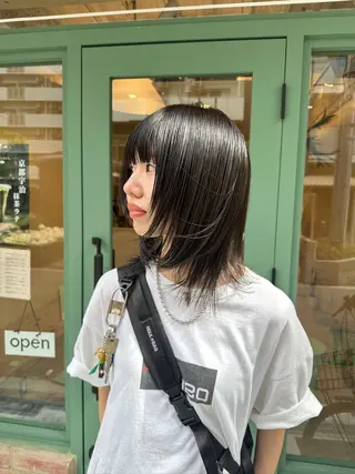 ミディアム SALOWIN 梅田茶屋町店所属・梅田/ベージュカラー /ブリーチカラーのヘアスタイル