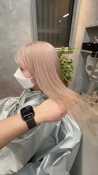 セミロング motoトップカラー リスト/ブリーチカラのヘアスタイル