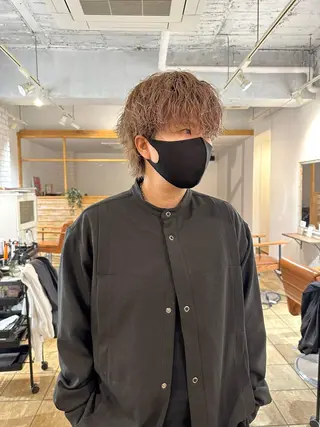 ミディアム パーマ 渋谷 ミモザワークス タニグチヨシユキのヘアスタイル