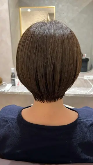 ショート カラー 🌈安藤愛/透明感 艶カラー🫧ROWのヘアスタイル