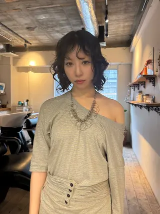 ミディアム HIKARIS 長澤彩のヘアスタイル